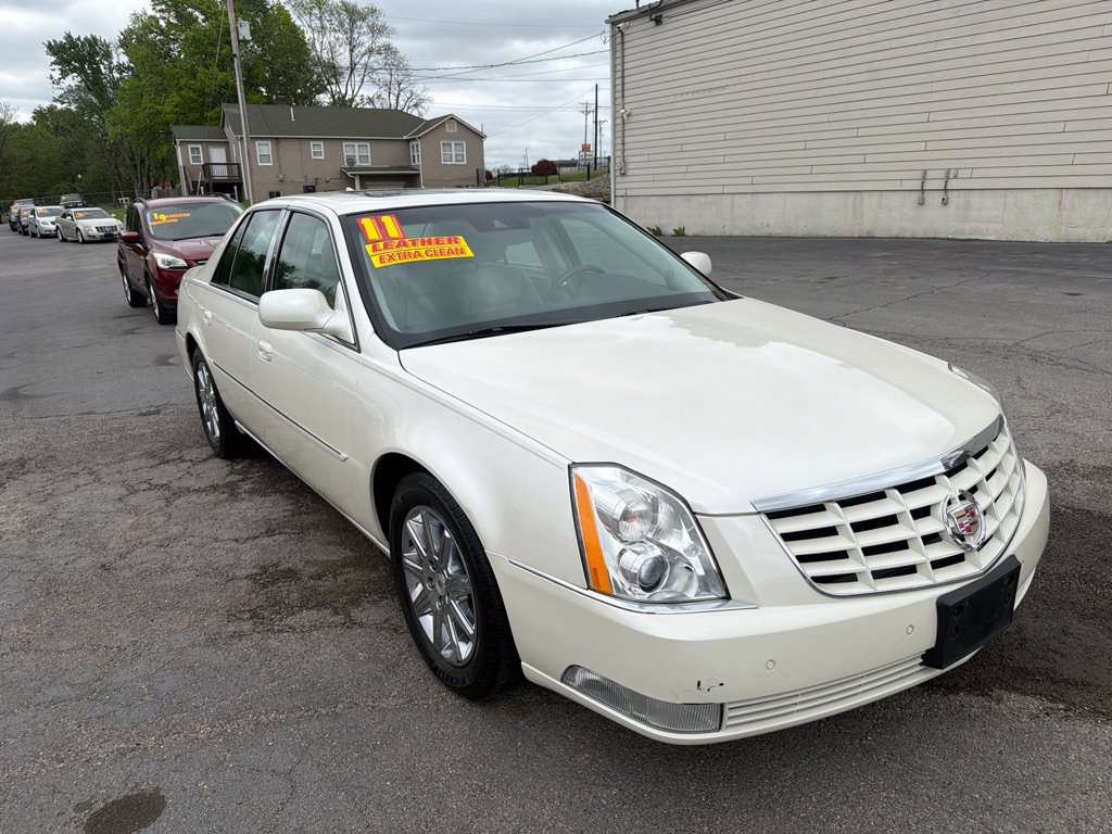 Used 2011 Cadillac DTS Premium w/ Driver Awareness Package FWD image 4