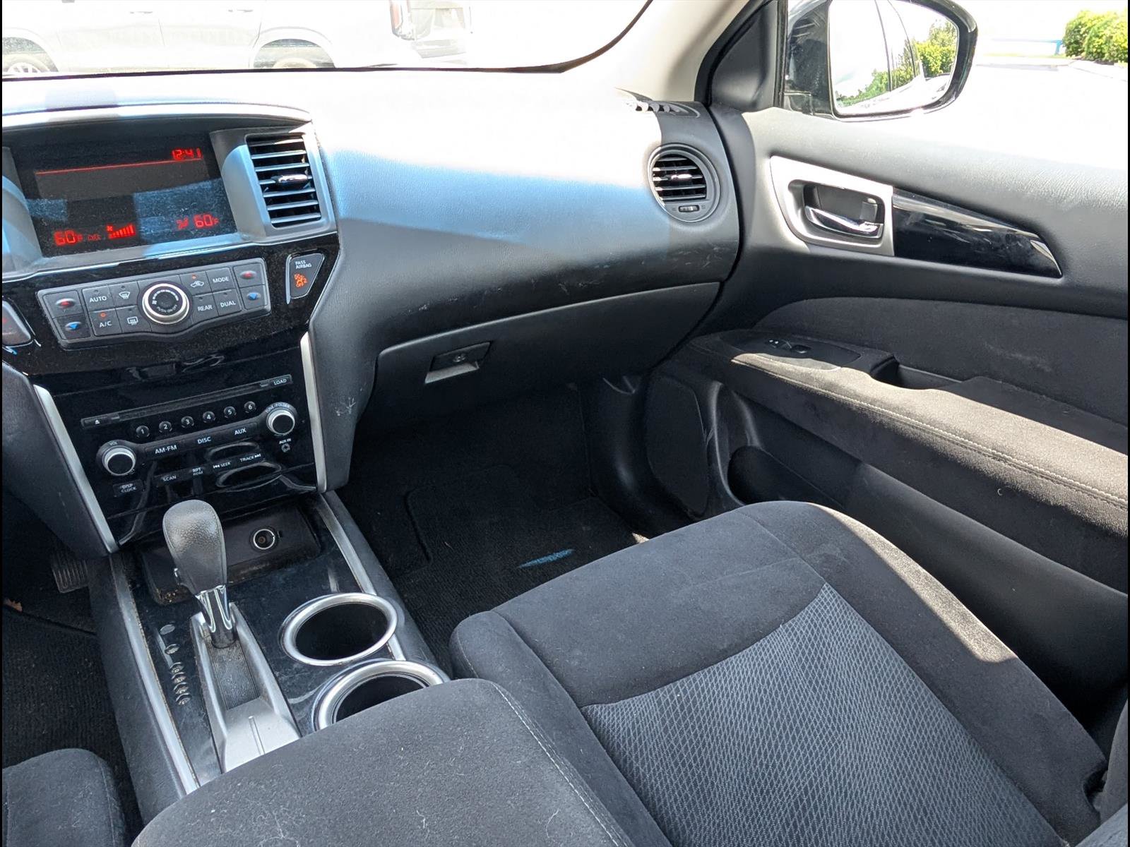 Used 2014 Nissan Pathfinder S FWD image 9