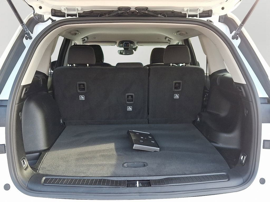 Used 2023 Jeep Grand Cherokee Laredo image 28