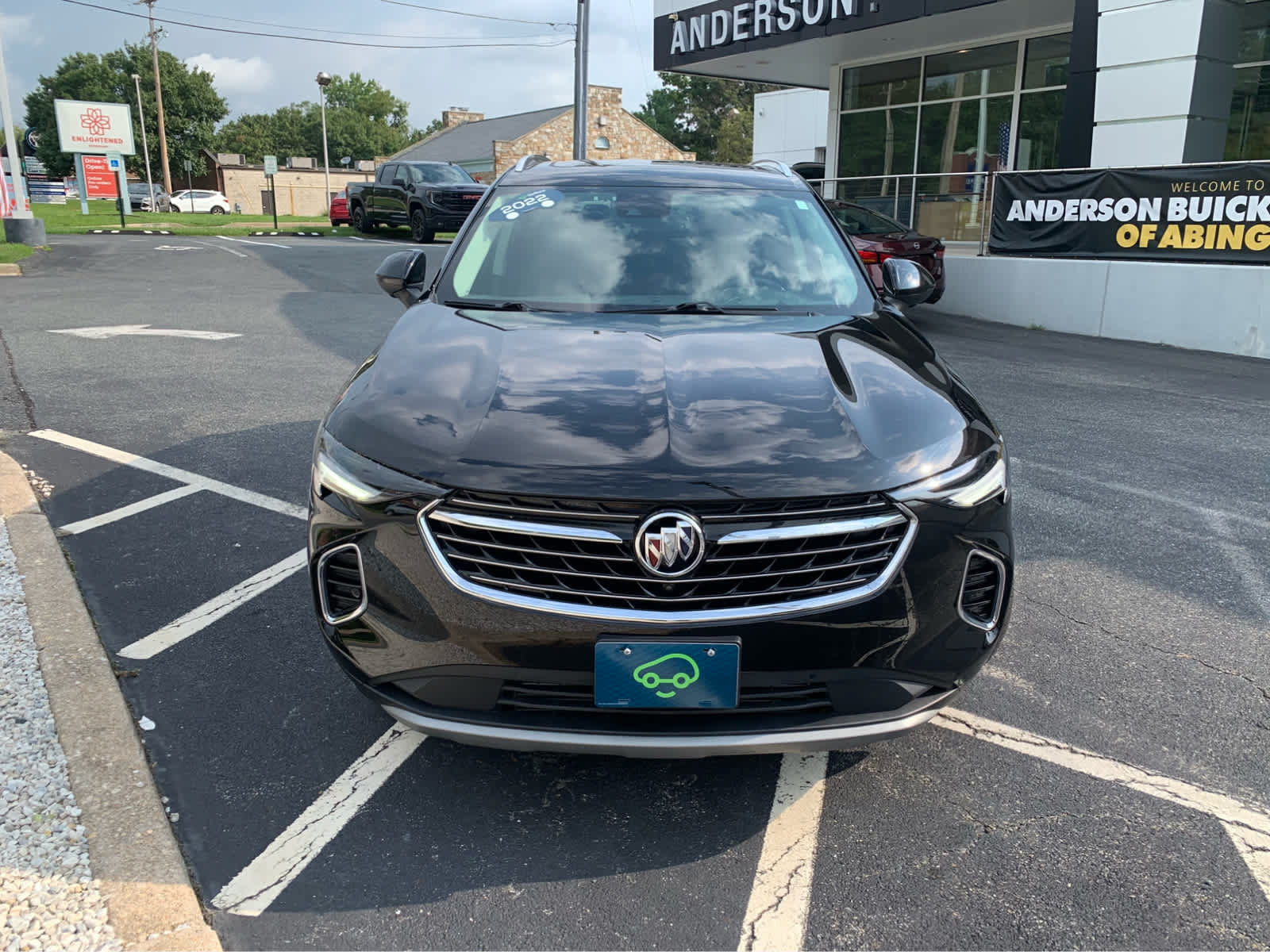 Used 2022 Buick Envision Essence w/ Technology Package I AWD/4WD image 2