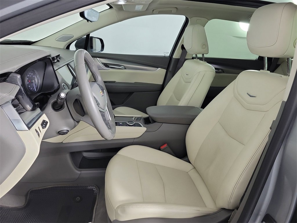 Certified 2023 Cadillac XT5 Premium Luxury w/ Technology Package image 16
