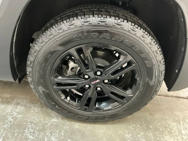 Used 2024 GMC Terrain AT4 w/ Tech Package AWD/4WD image 10