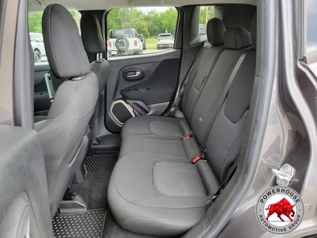 Used 2017 Jeep Renegade Latitude w/ Cold Weather Group AWD/4WD image 17