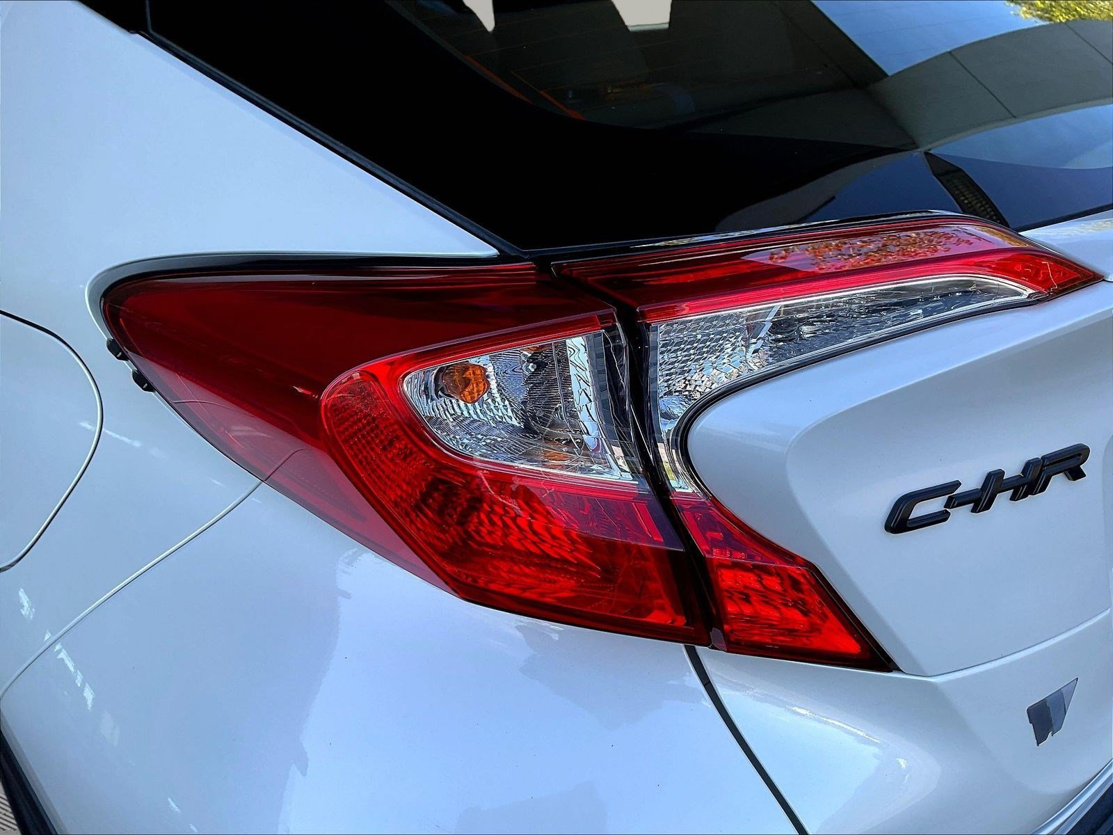 Used 2020 Toyota C-HR XLE FWD image 22