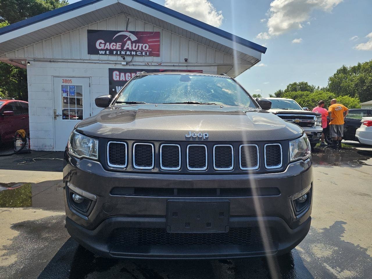 Used 2018 Jeep Compass Latitude w/ Popular Equipment Group AWD/4WD image 3