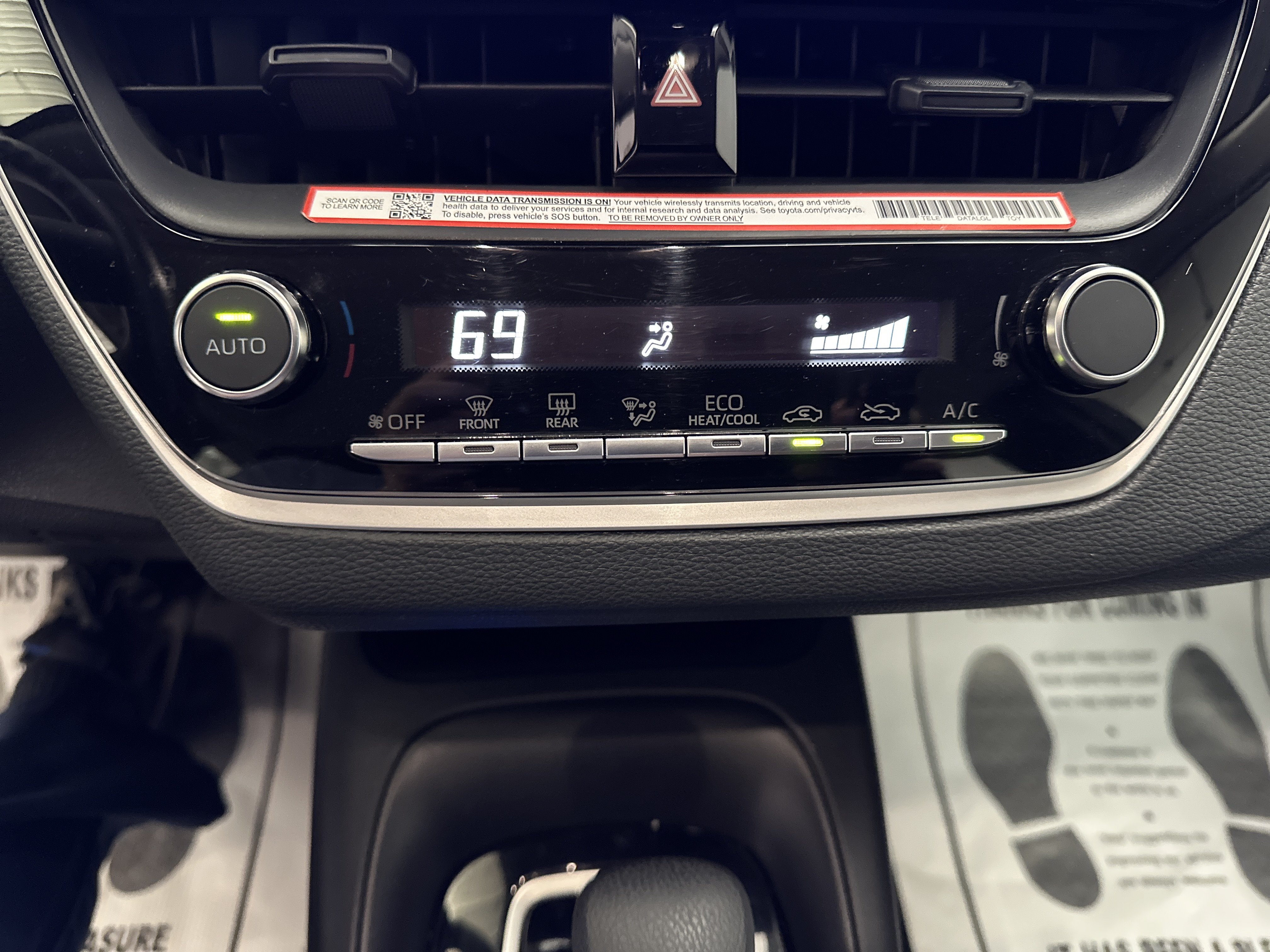 Used 2025 Toyota Corolla LE FWD image 29