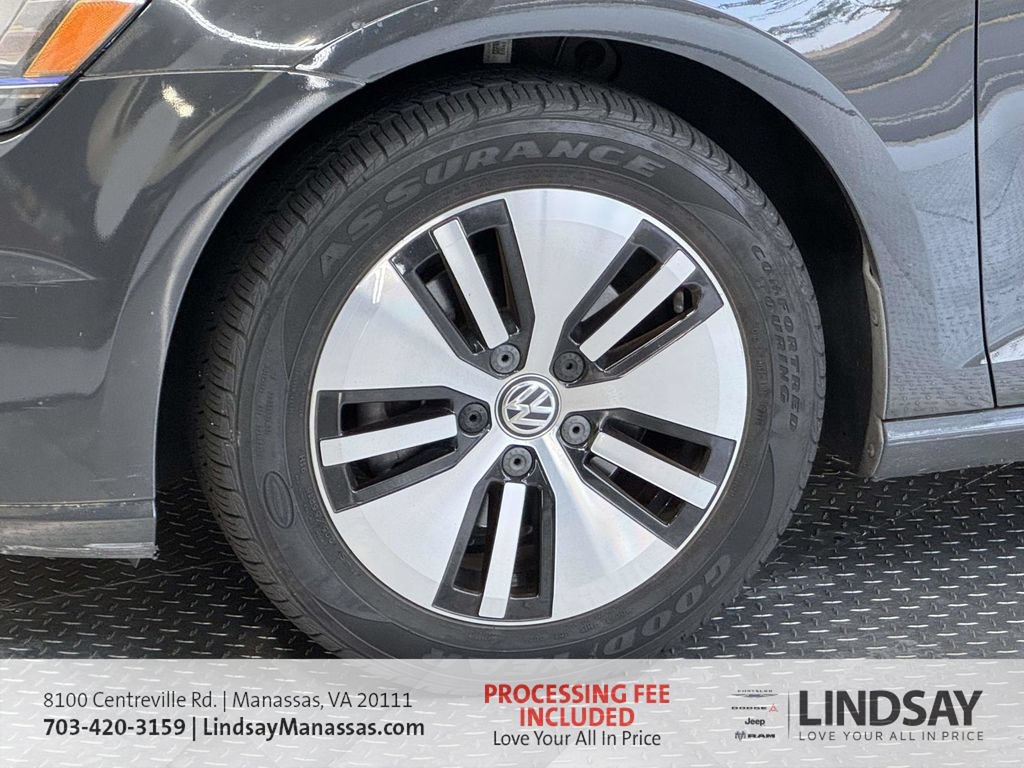 Used 2015 Volkswagen e-Golf SEL Premium FWD image 10