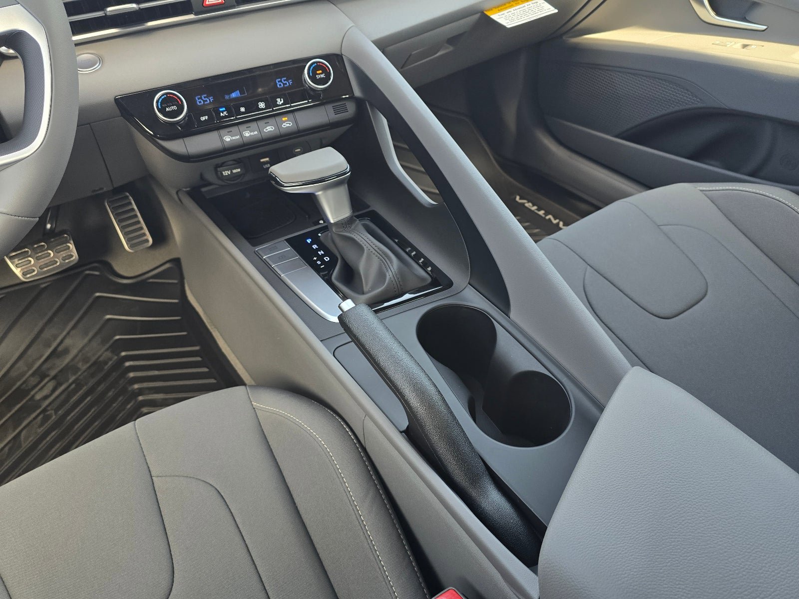 New 2026 Hyundai Elantra Sport FWD image 16