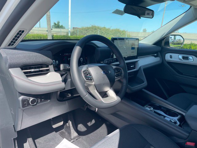 New 2026 Ford Explorer Active RWD image 9