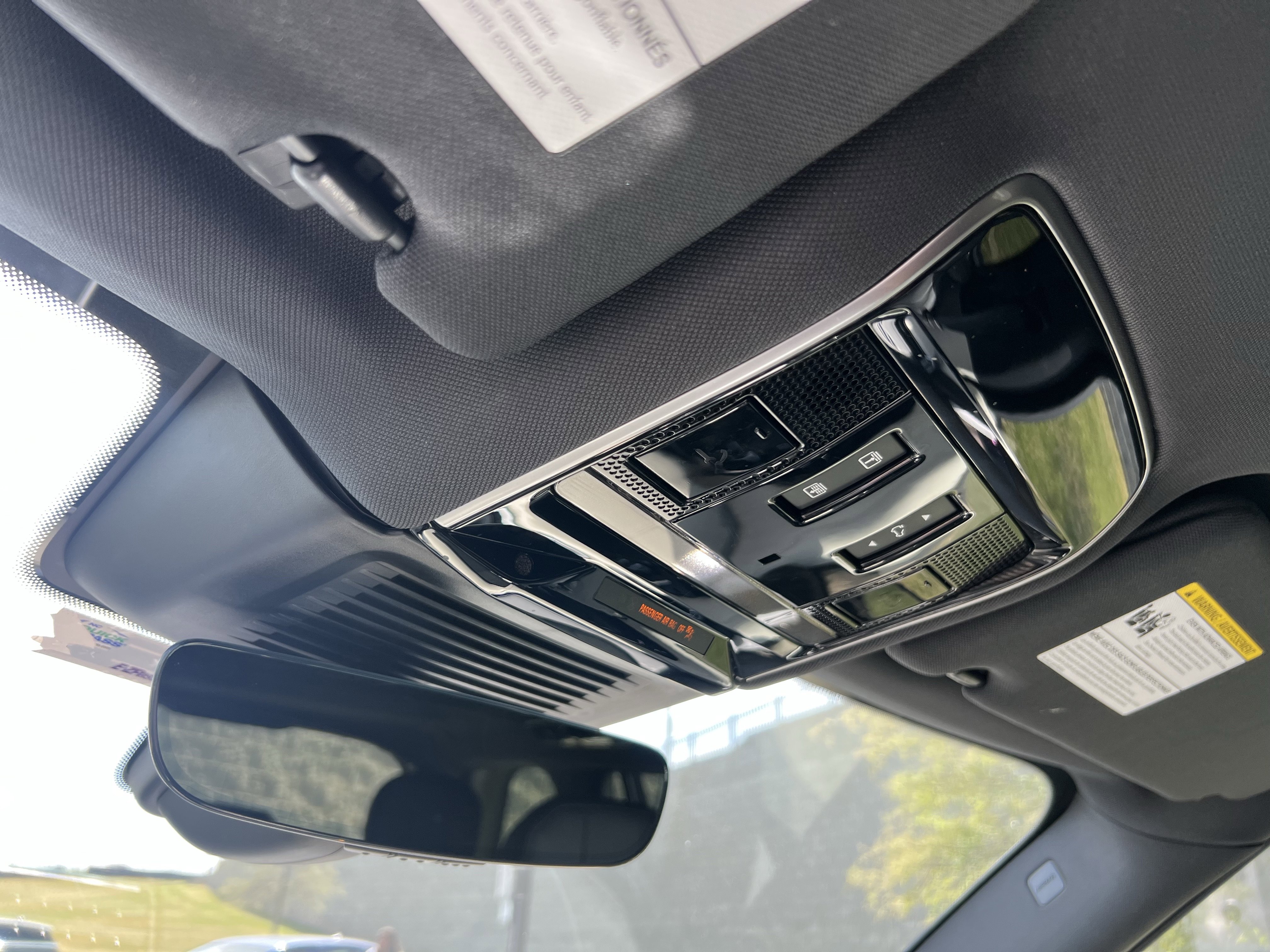 Certified 2024 Land Rover Range Rover SE image 23