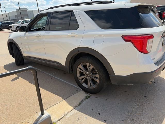 Used 2023 Ford Explorer XLT w/ Equipment Group 202A image 5