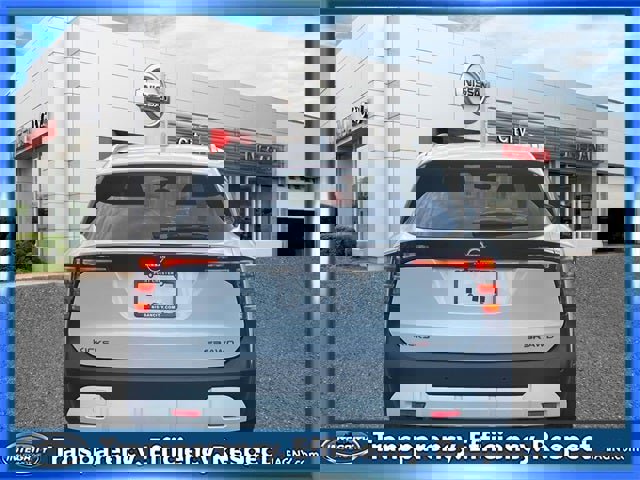 Certified 2025 Nissan Kicks SR image 7