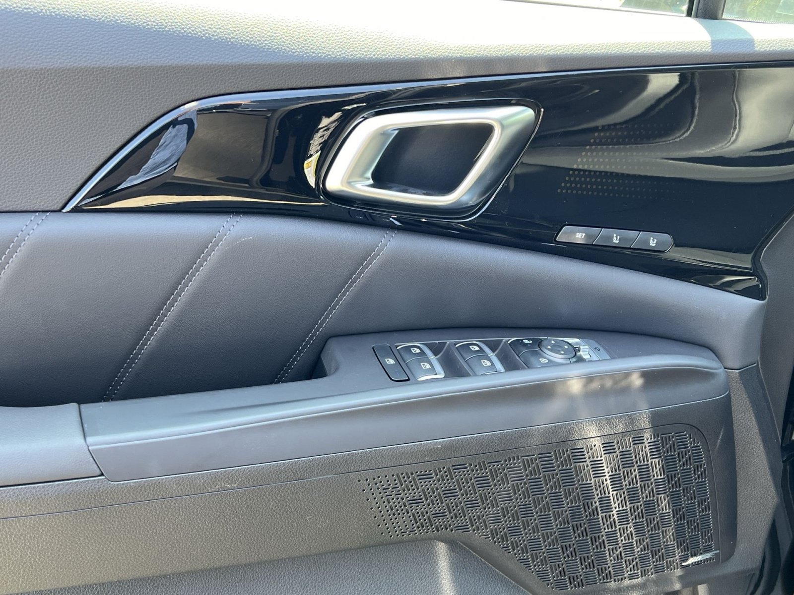 New 2027 Kia Carnival SX Prestige FWD image 18