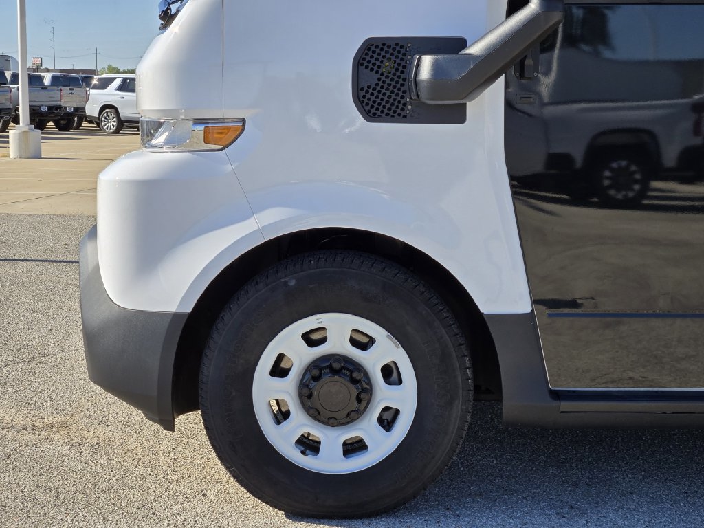 Used 2024 Chevrolet Brightdrop 600 w/ Battery Pack, Max Range AWD/4WD image 8