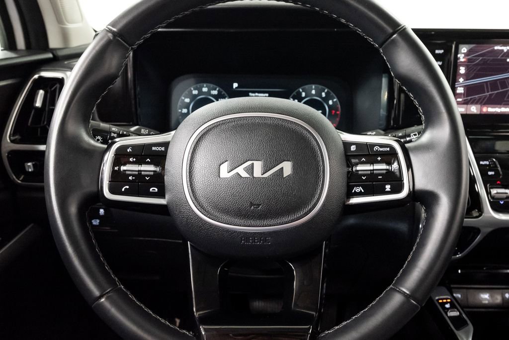 Certified 2023 Kia Sorento SX FWD image 14