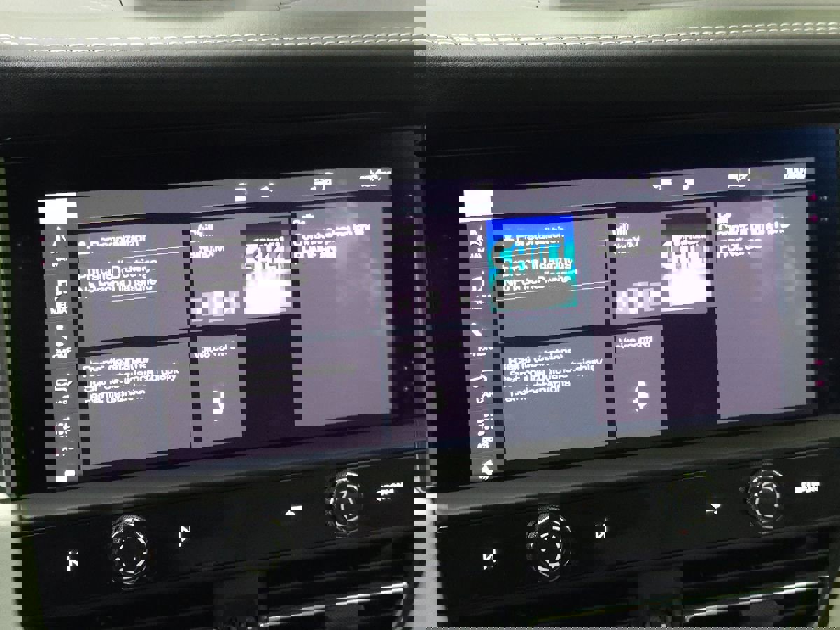 Used 2023 Porsche Macan image 39