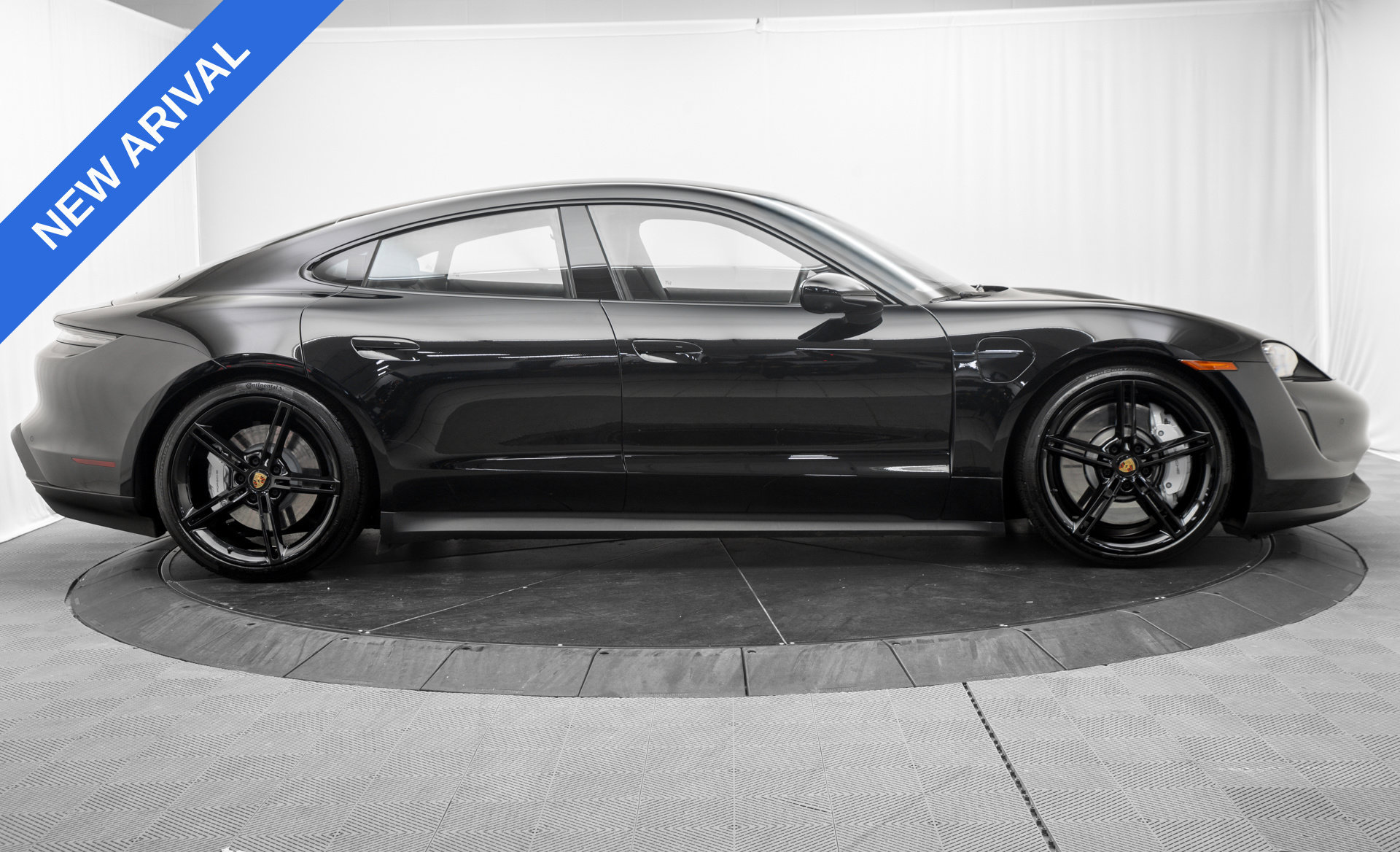 Used 2021 Porsche Taycan 4S AWD/4WD image 8