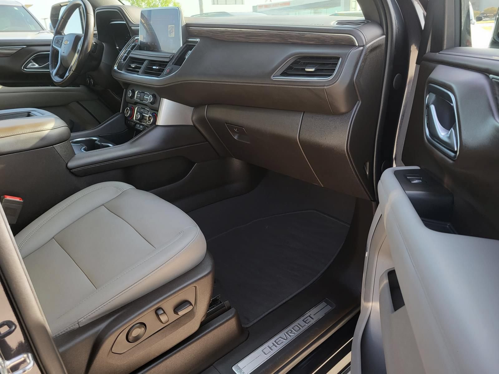 Used 2023 Chevrolet Tahoe LT AWD/4WD image 8