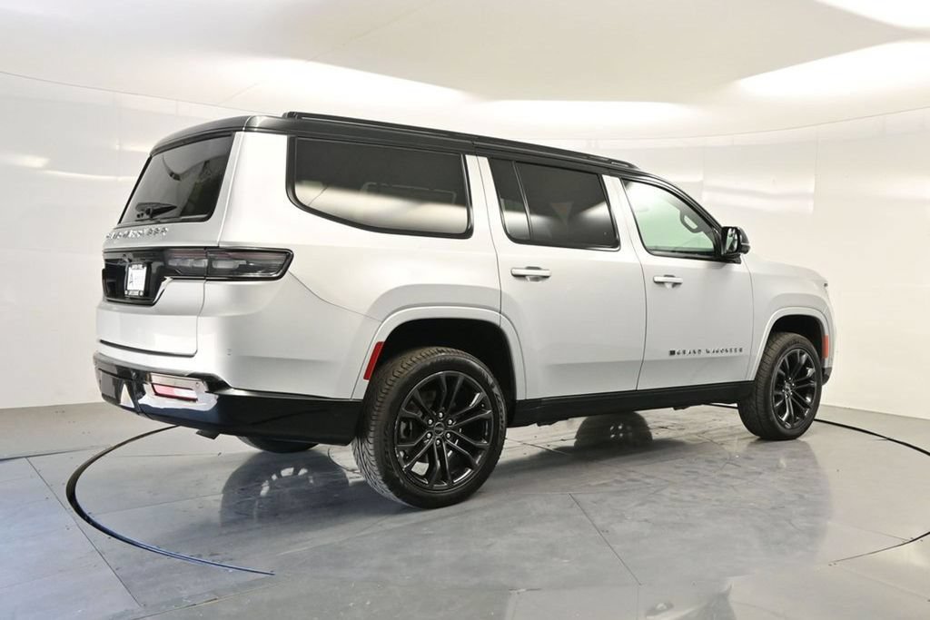Used 2024 Jeep Grand Wagoneer Series II Obsidian w/ Quick Order Packagew 28T AWD/4WD image 7