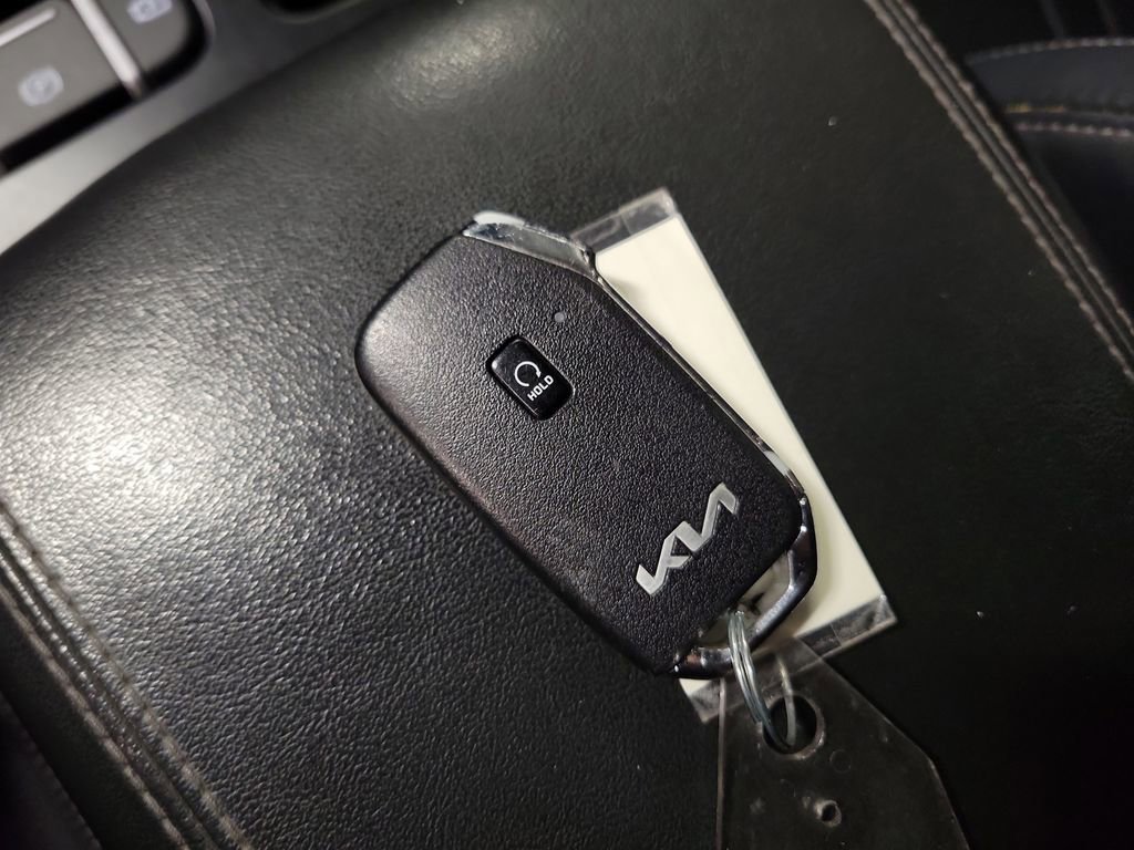 Used 2022 Kia Sorento S image 15