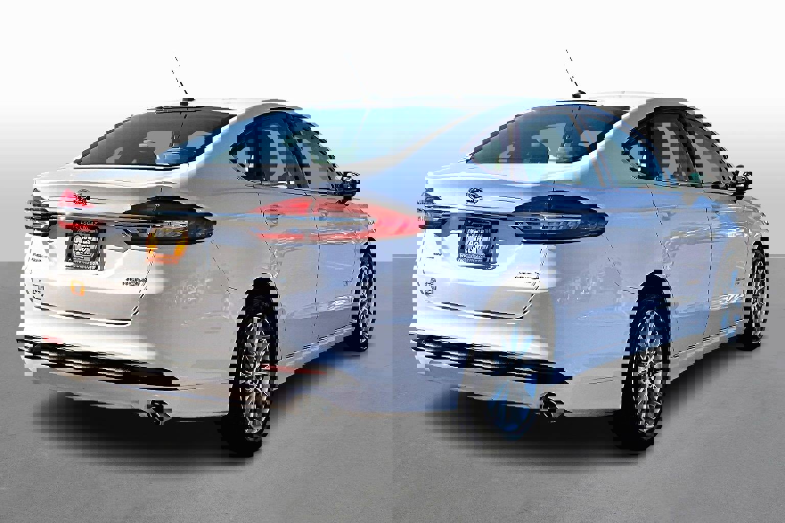 Used 2017 Ford Fusion S image 2