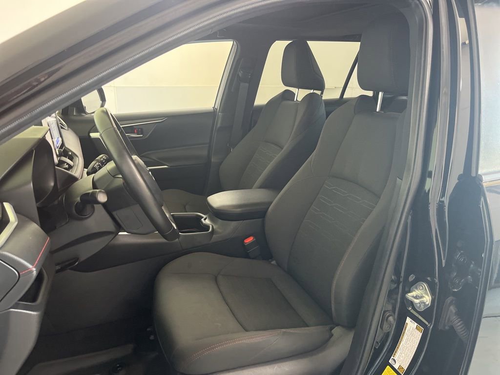 Used 2023 Toyota RAV4 SE w/ Weather & Moonroof Package image 19