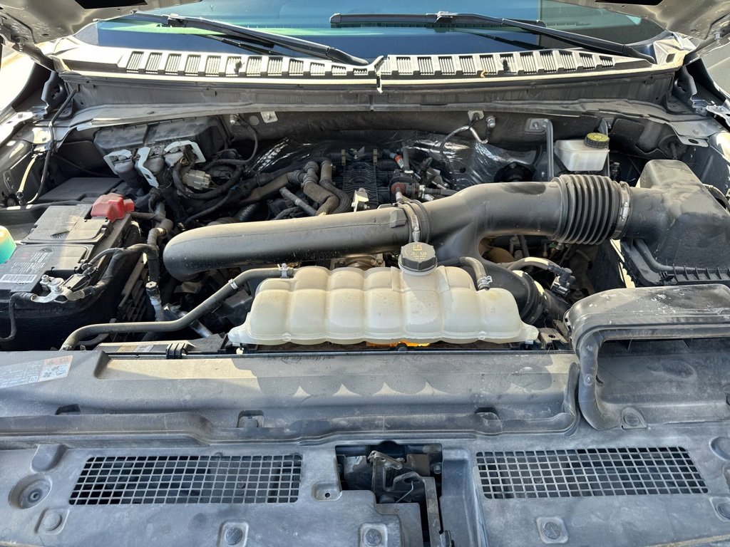 Used 2023 Ford Expedition XLT image 24