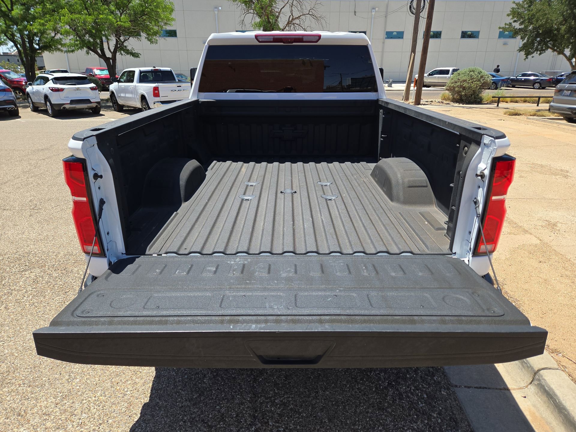 Used 2025 Chevrolet Silverado 2500 LT w/ Z71 Chrome Sport Edition AWD/4WD image 12