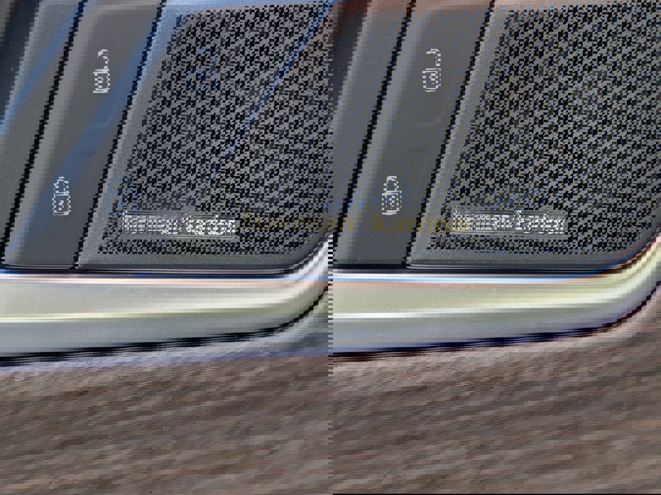 Used 2025 Volkswagen Atlas SEL Premium R-Line image 14