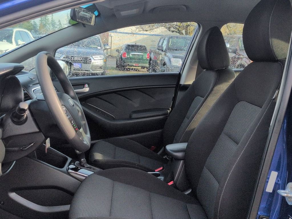 Used 2017 Kia Forte LX image 12