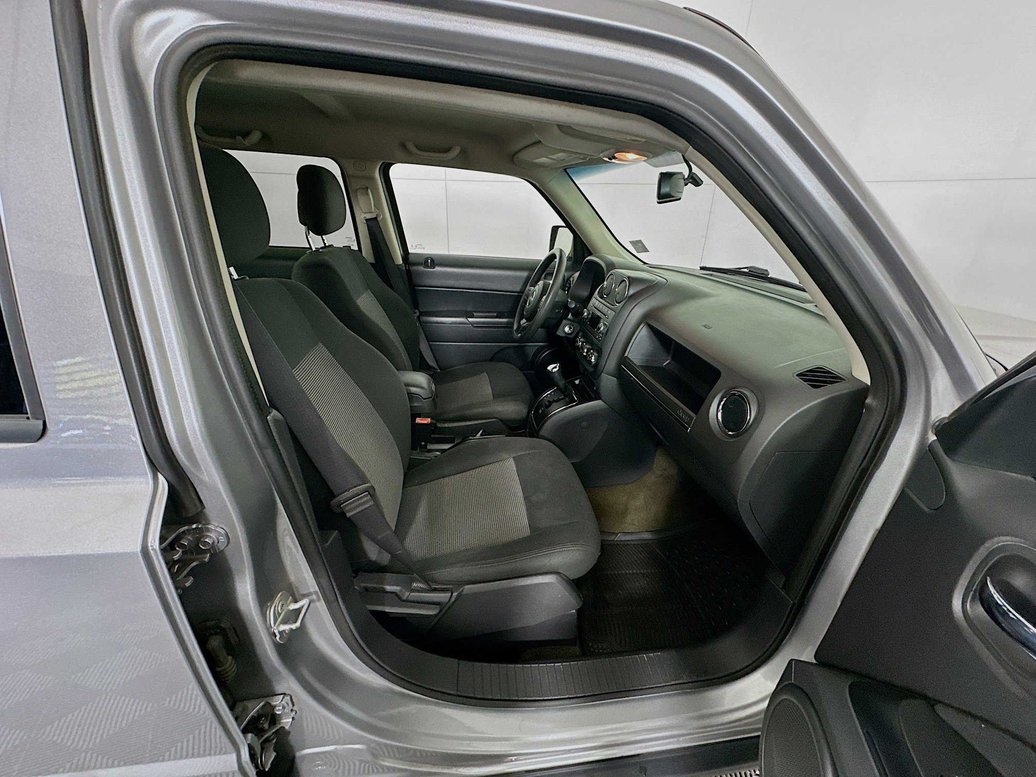Used 2016 Jeep Patriot Sport w/ Power Value Group FWD image 27