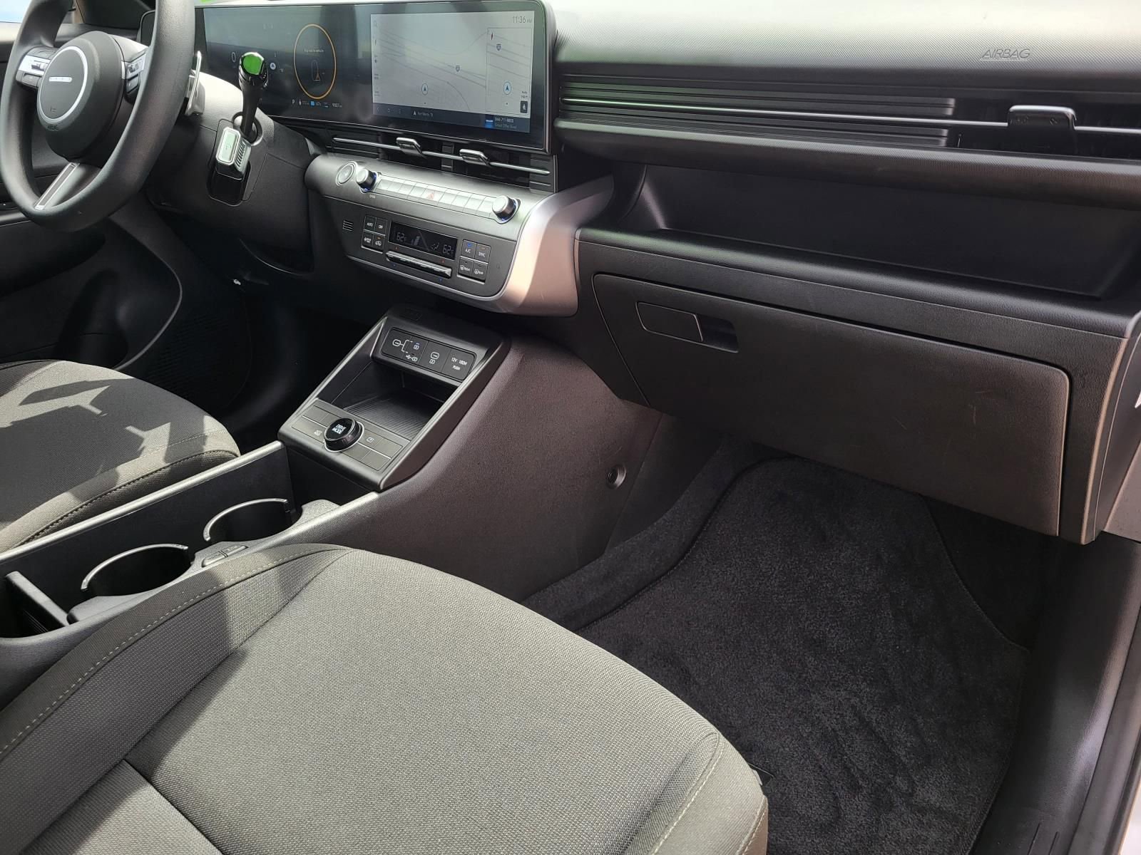 Certified 2025 Hyundai Kona SE image 8