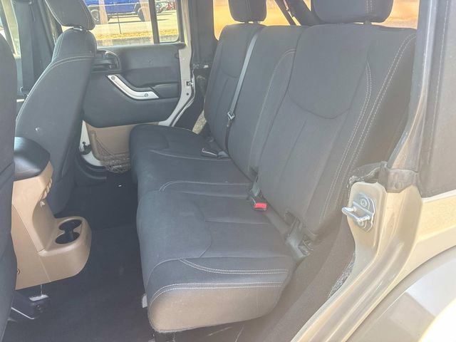 Used 2016 Jeep Wrangler Unlimited Sahara AWD/4WD image 16