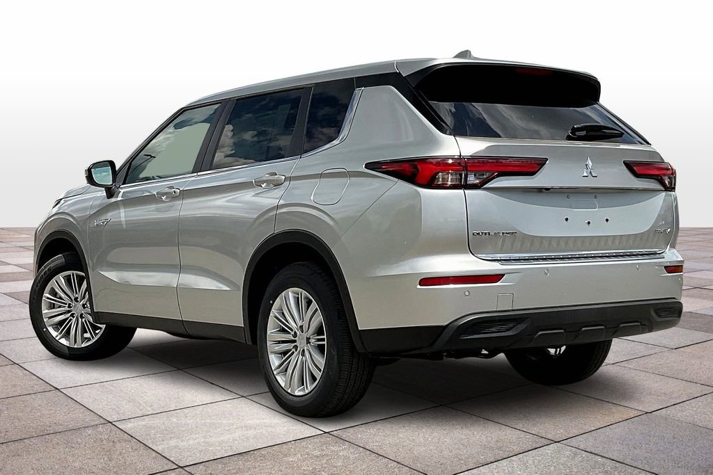 New 2025 Mitsubishi Outlander ES image 3