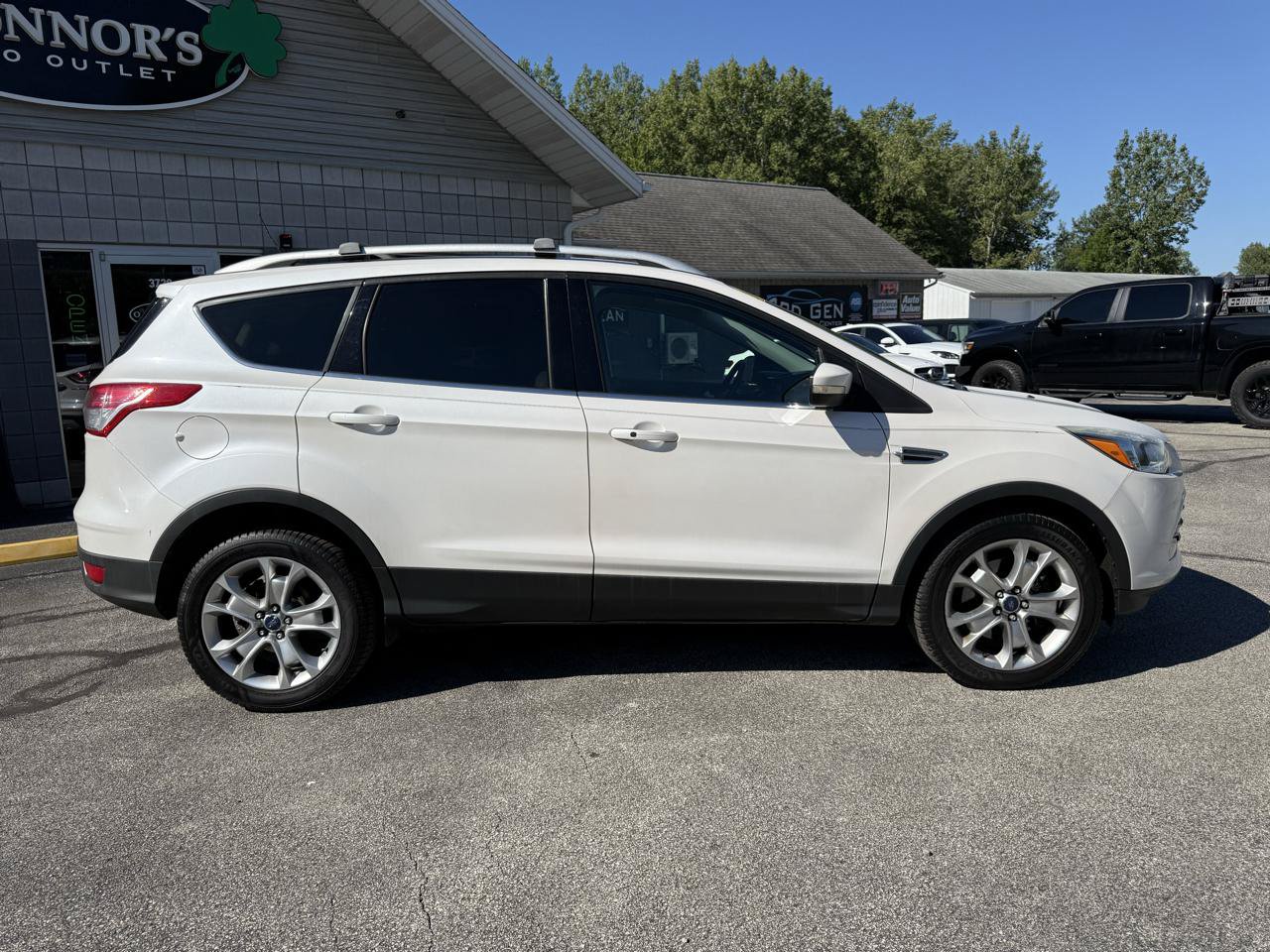 Used 2016 Ford Escape Titanium AWD/4WD image 2