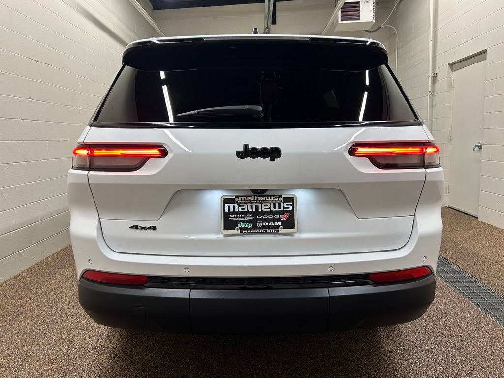 Used 2023 Jeep Grand Cherokee L Laredo AWD/4WD image 3