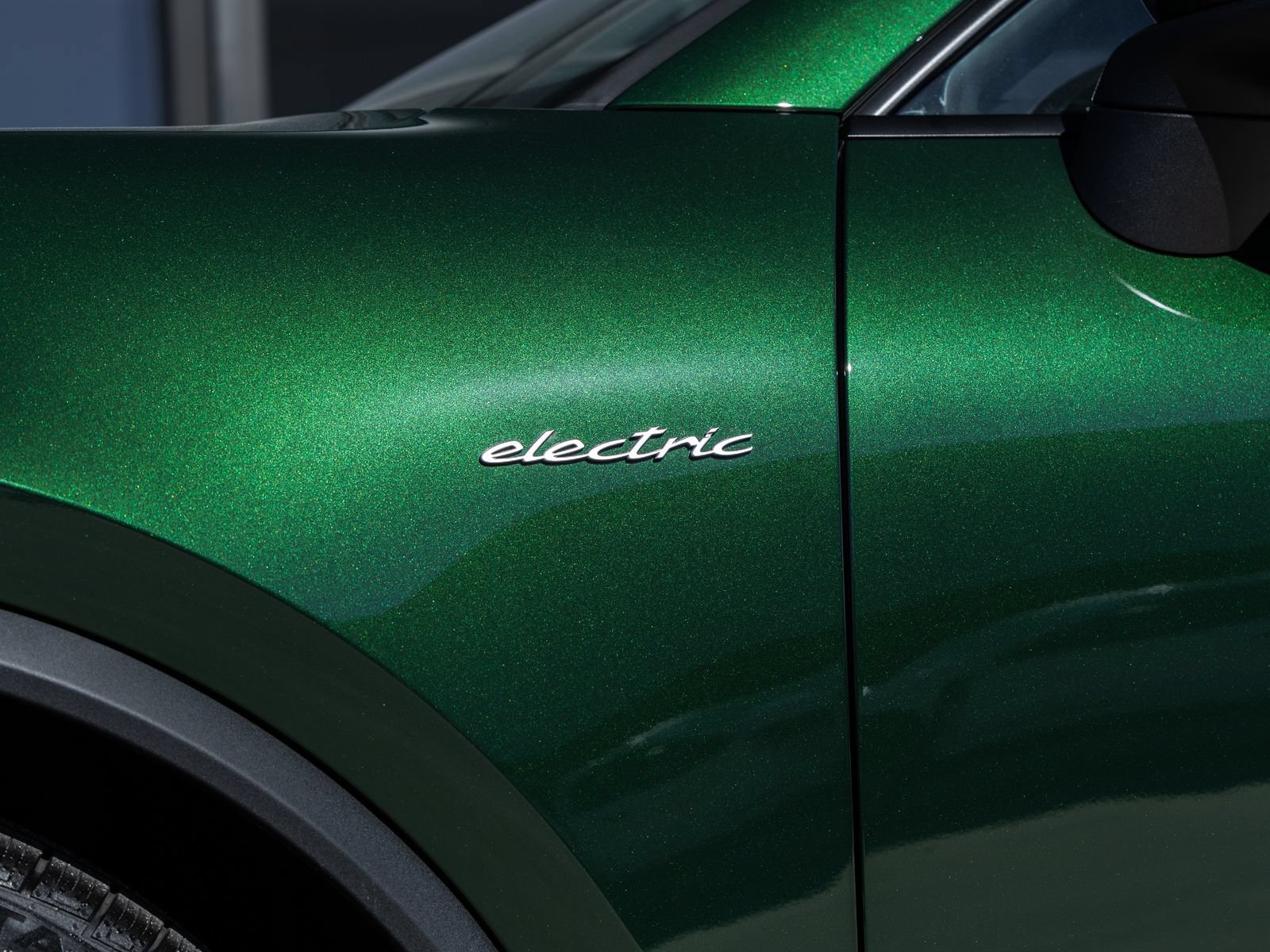 Certified 2025 Porsche Macan Electric RWD image 16