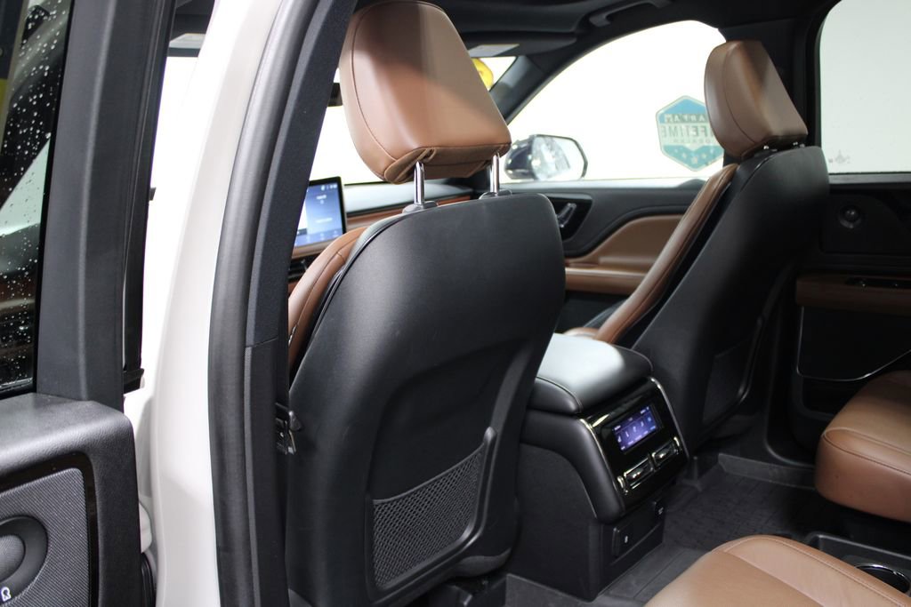 Used 2024 Lincoln Aviator Reserve w/ Equipment Group 201A image 27