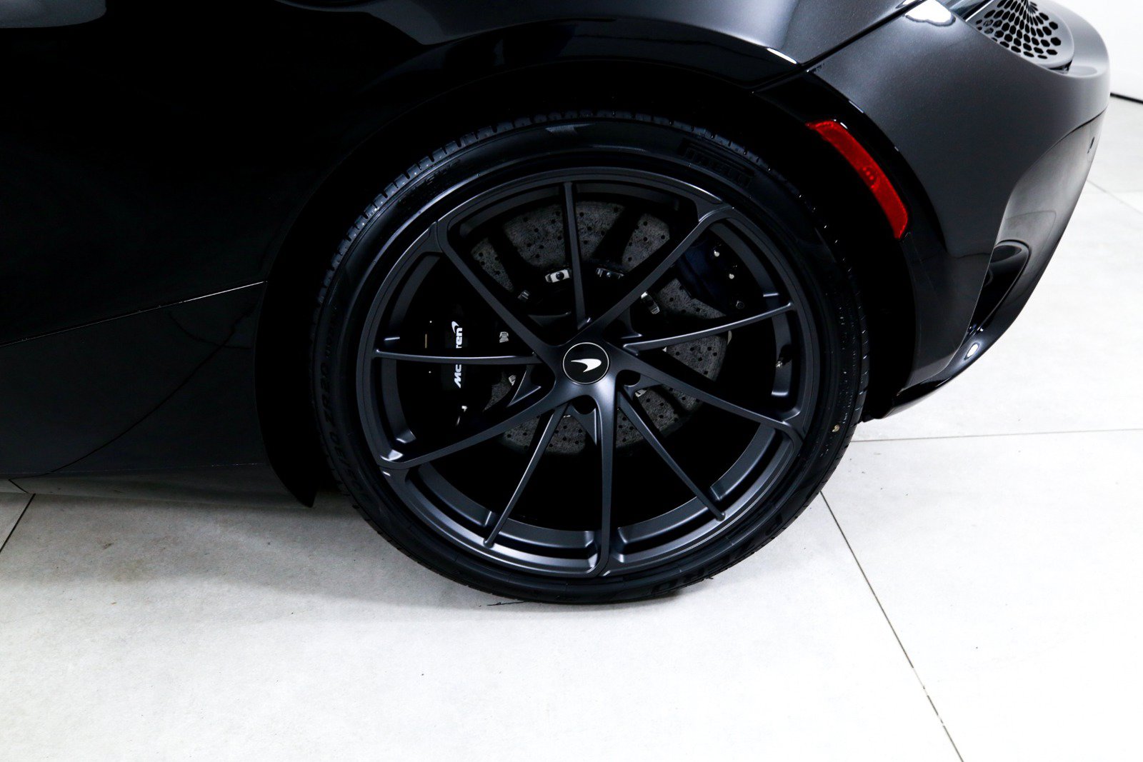 New 2027 McLaren 750S RWD image 30