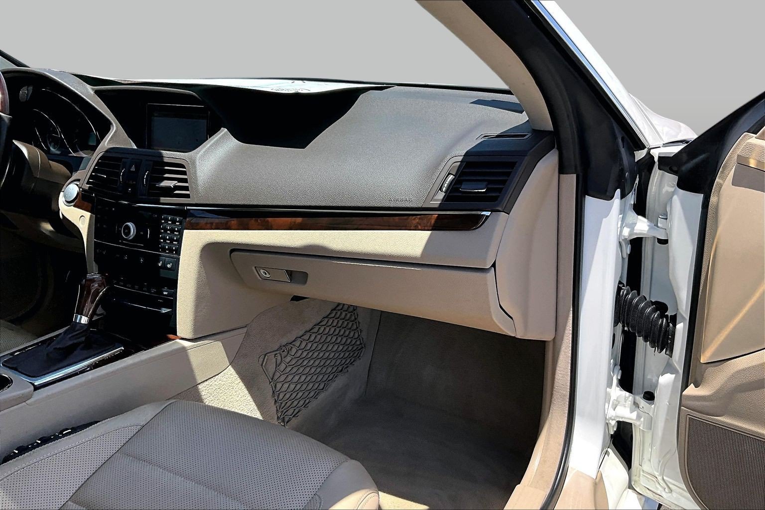 Used 2010 Mercedes-Benz E 550 Coupe w/ Premium 2 Pkg image 15