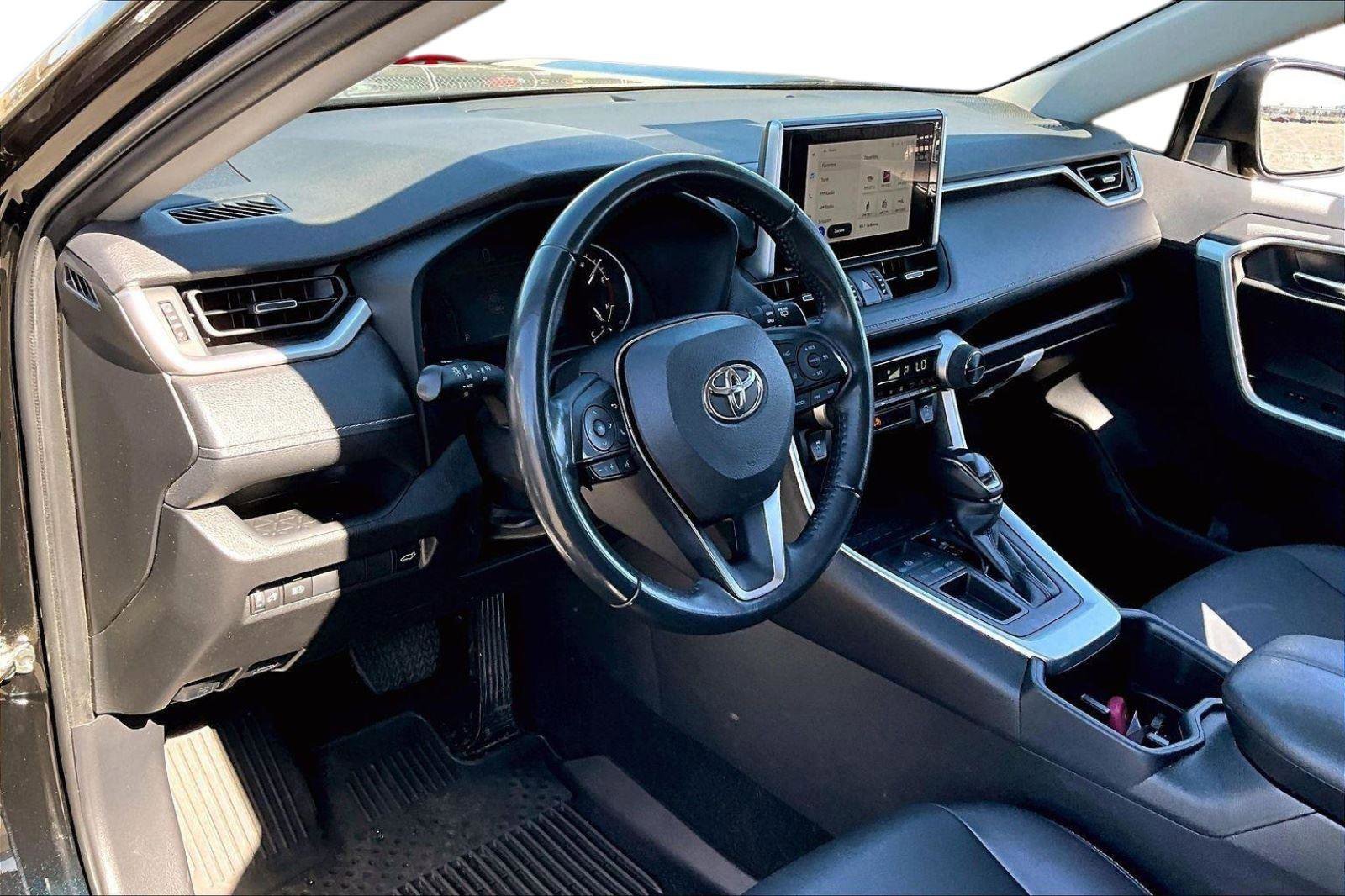 Used 2024 Toyota RAV4 XLE Premium FWD image 12