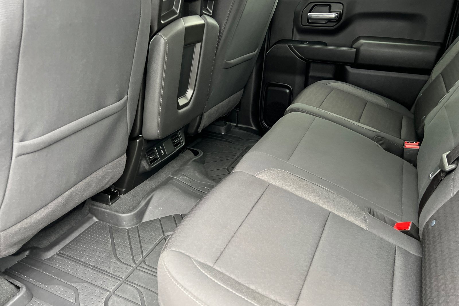Used 2024 Chevrolet Silverado 1500 Custom image 9