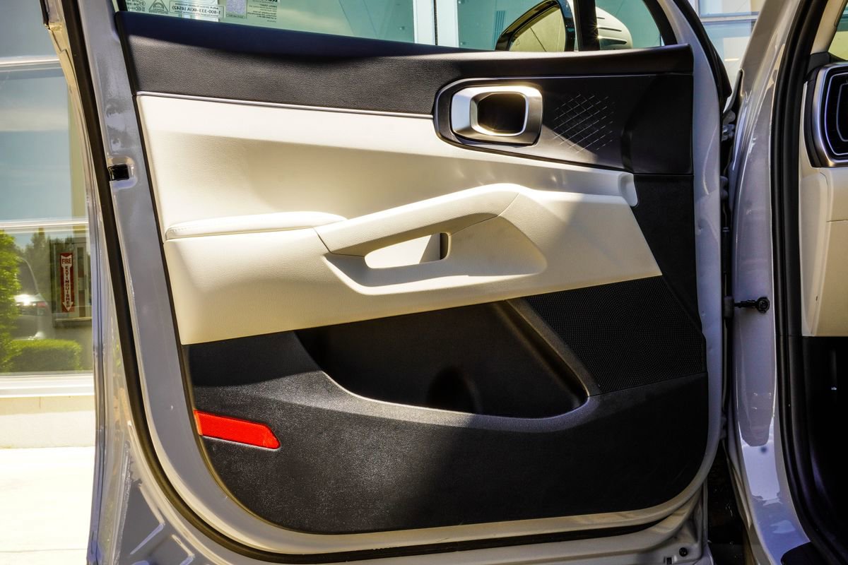Used 2025 Kia Sorento EX w/ Panoramic Sunroof Package FWD image 33