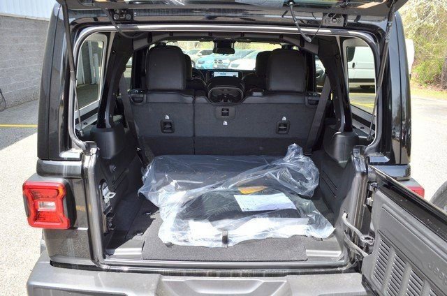 New 2025 Jeep Wrangler Sahara image 34