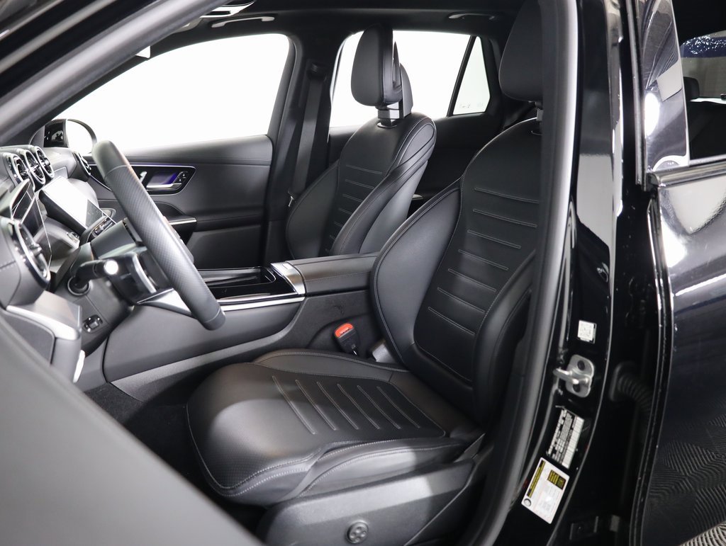 Used 2024 Mercedes-Benz GLC 300 4MATIC image 29