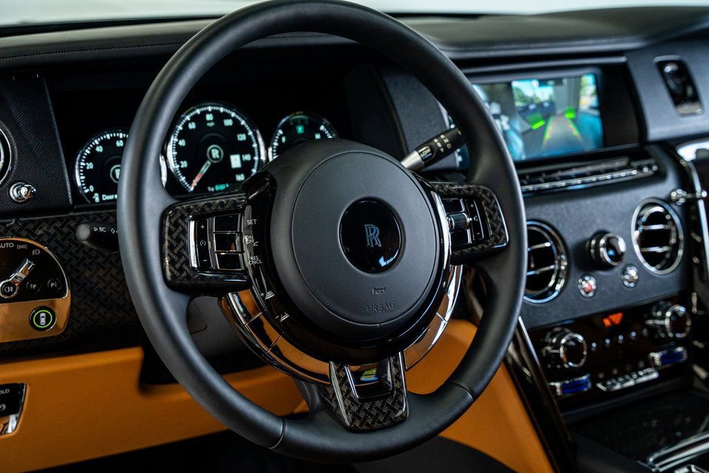 Used 2022 Rolls-Royce Cullinan Black Badge image 26