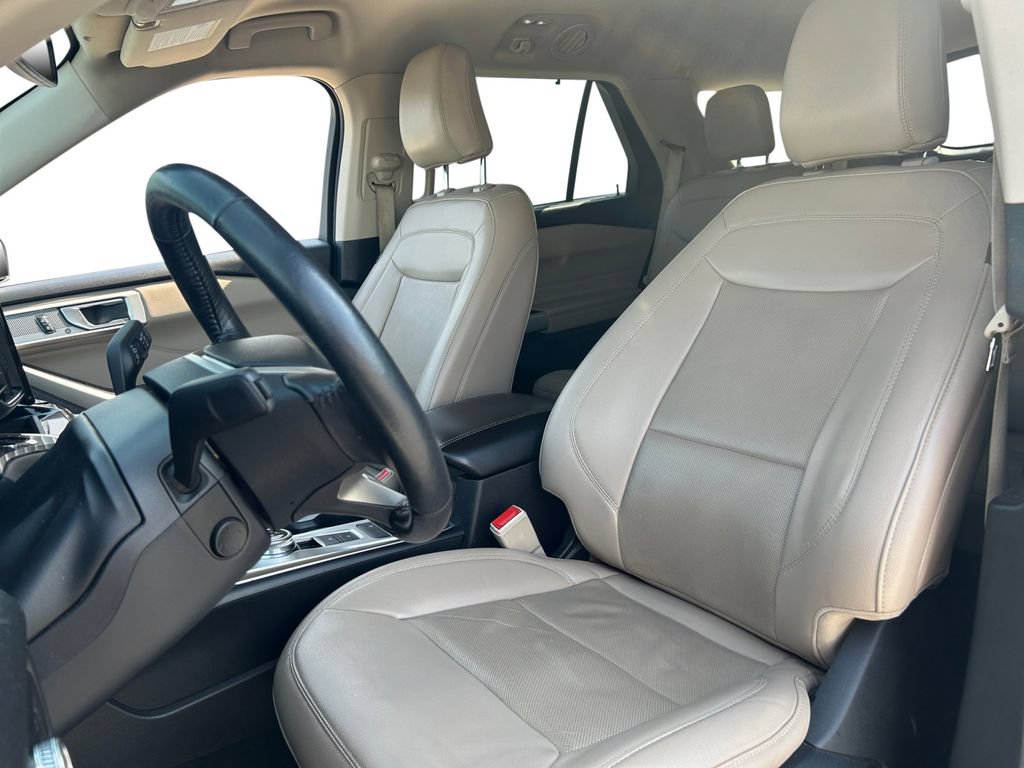 Used 2023 Ford Explorer Limited w/ Equipment Group 301A RWD image 26