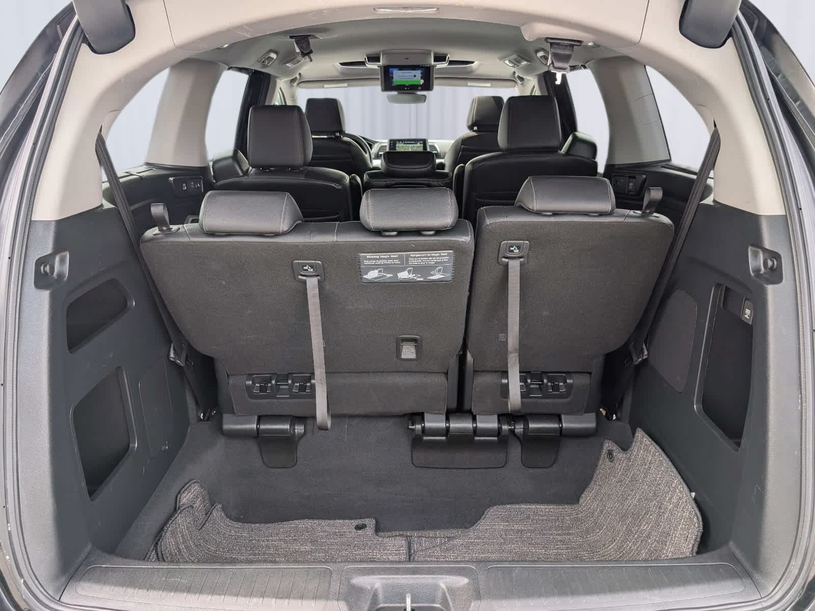 Used 2023 Honda Odyssey Touring image 12