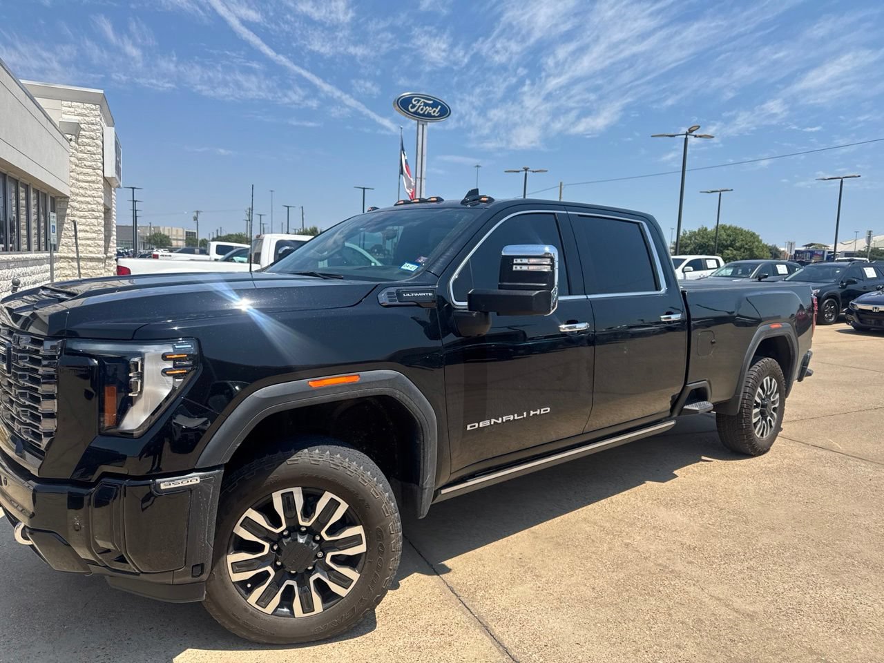 Used 2025 GMC Sierra 3500 Denali Ultimate AWD/4WD image 1