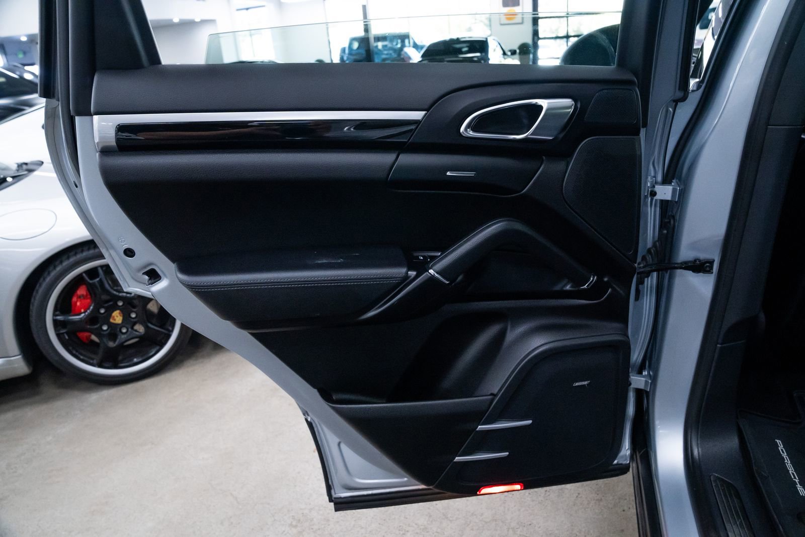 Used 2016 Porsche Cayenne AWD/4WD image 20